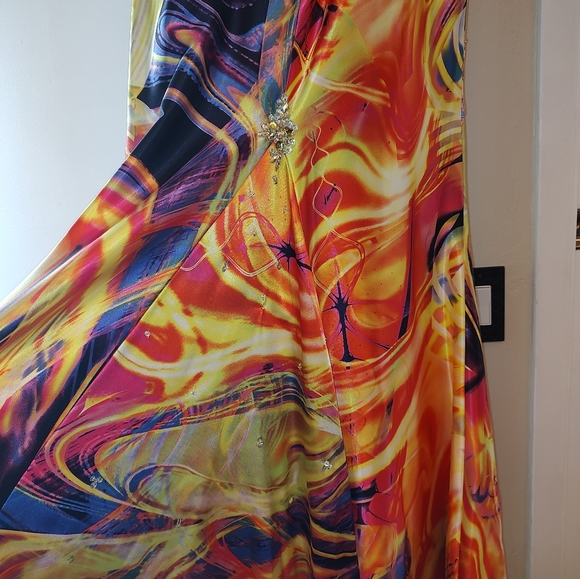 Multi color gown - Picture 10 of 11